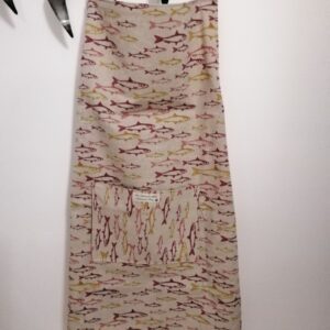 Tablier sur fond beige avec motifs poissons