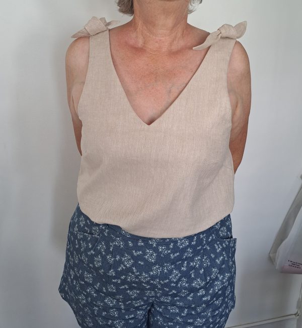 Top femme lin/coton avec nœuds chics. Cousu main en France