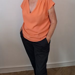 Top d'été en bambou, simplicité et élégance garanties. La couleur corail pour la douceur de l'été