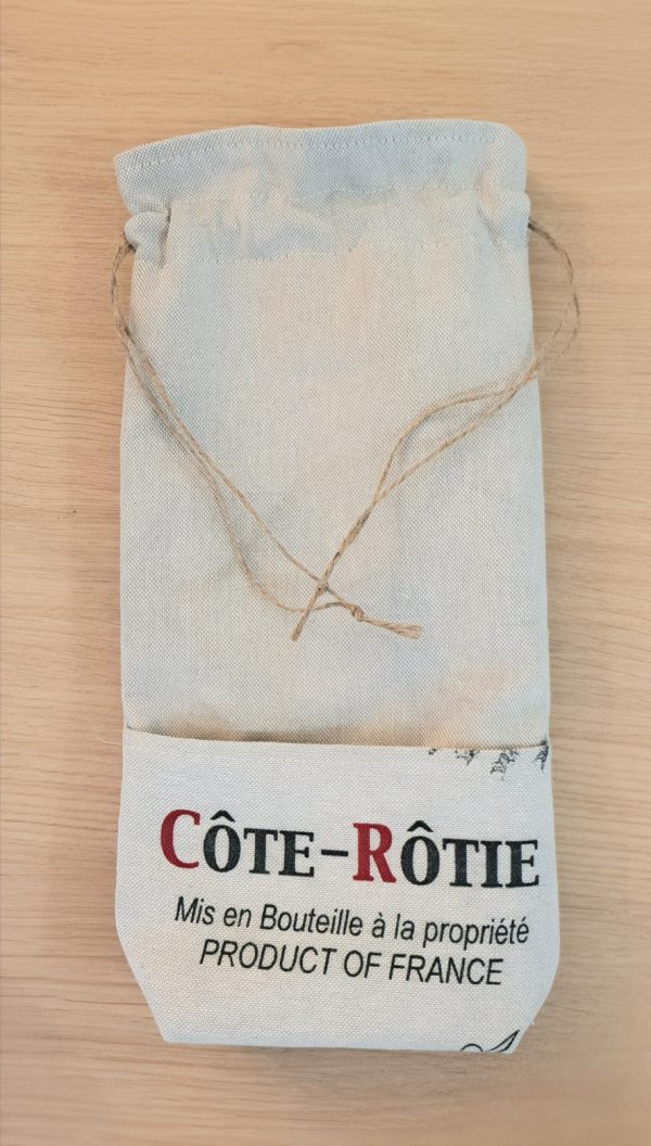 Sac à bouteille plat “Grand Cru Côte-Rôtie”, tissu imprimé motifs vignes, étui artisanal fait main prêt à glisser une bouteille élégamment.