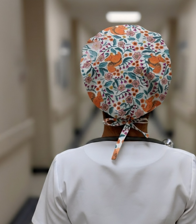 Vue arrière du calot de bloc Balade en Forêt montrant les finitions soignées et le système d'ajustement confortable en coton Oeko-Tex.