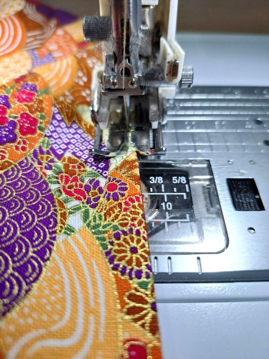 Détail de la couture du sac Miette Kasane en tissu japonais, création artisanale Les Coutures de Miette